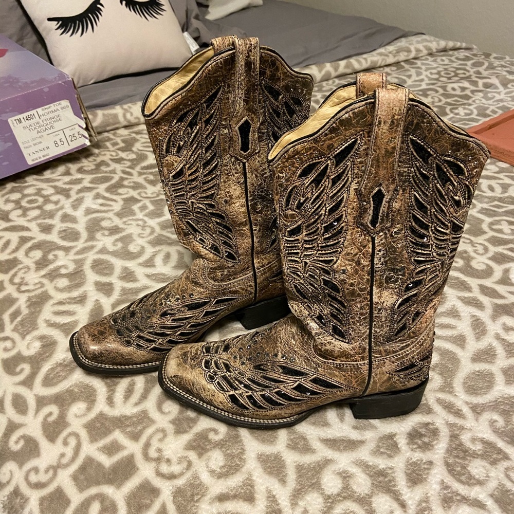 Women’s cowboy boots